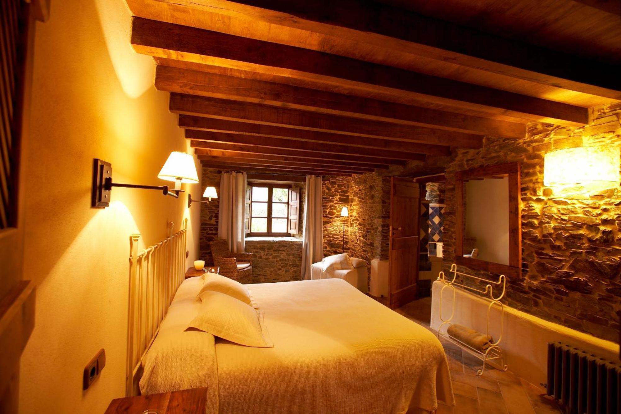 Areal Hotell Viveiro Eksteriør bilde